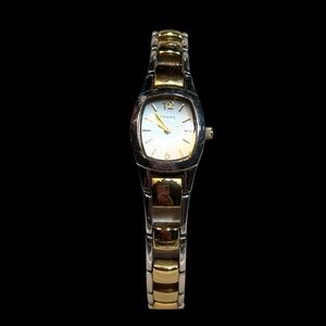 WOMAN'S FOSSIL F2 ES9525 STAINLESS STEEEL-GOLD TONE  30M WATCH 5066